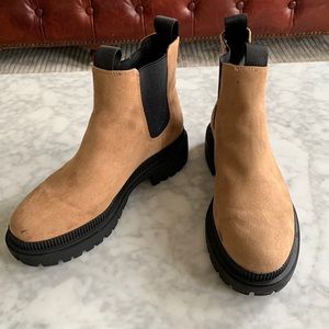 H&M muck boot suede size 9